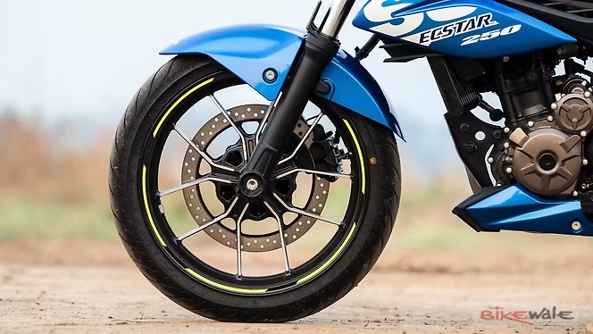 Suzuki Gixxer 250 8 Suzuki Gixxer 250