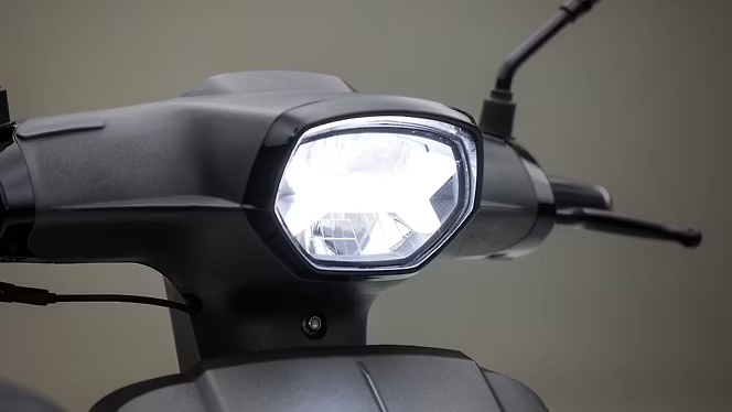Keeway Sixties 300i 7 Keeway Sixties 300i